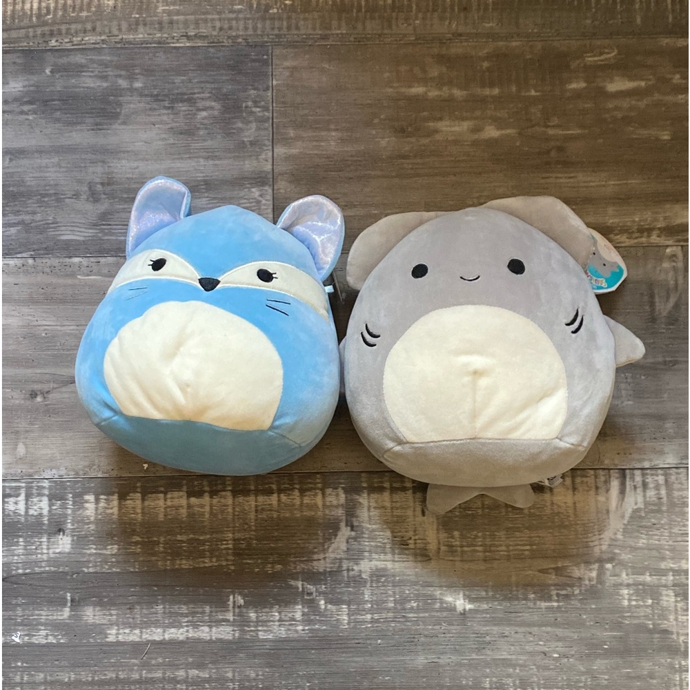 2 squishmallows
